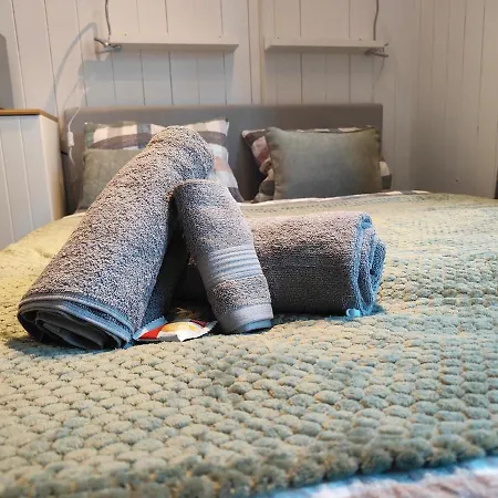 Oeschinensee 7min / Interlaken 20min / Parkplatz *