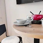 Oeschinensee 7min / Interlaken 20min / Parkplatz Διαμέρισμα