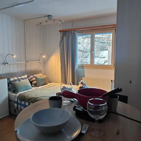 Oeschinensee 7min / Interlaken 20min / Parkplatz Διαμέρισμα *